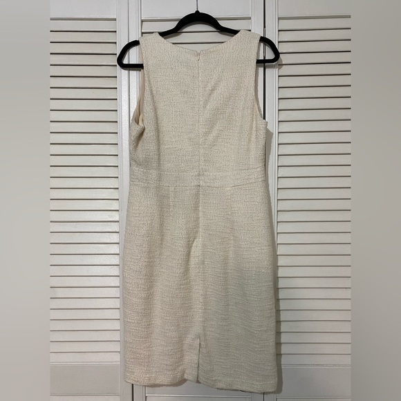 ⭐️ Host Pick ⭐️ Size 10 Nicole Miller New York Off-White Boucle V-Neck Dress - Picture 2 of 3